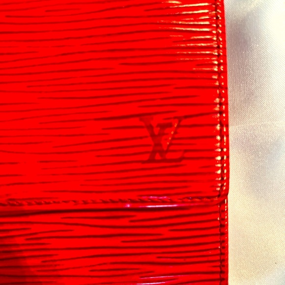 Authentic Louis Vuitton Epi leather red tri fold. - Picture 3 of 9